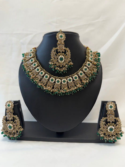 Green Party Necklace 186