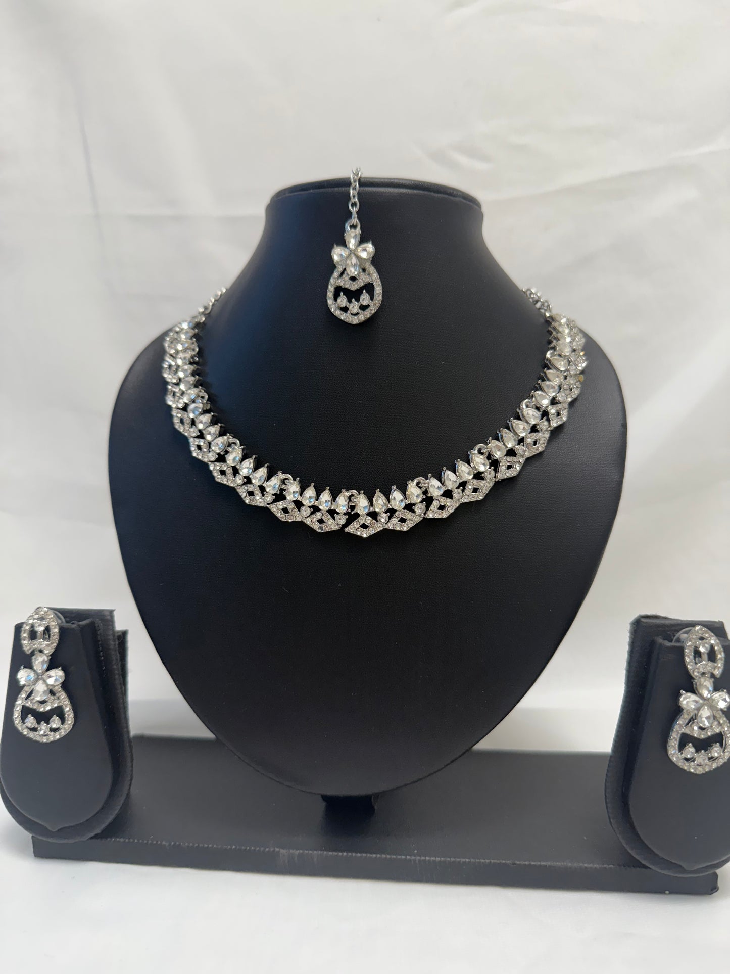 Silver Party Necklace 209