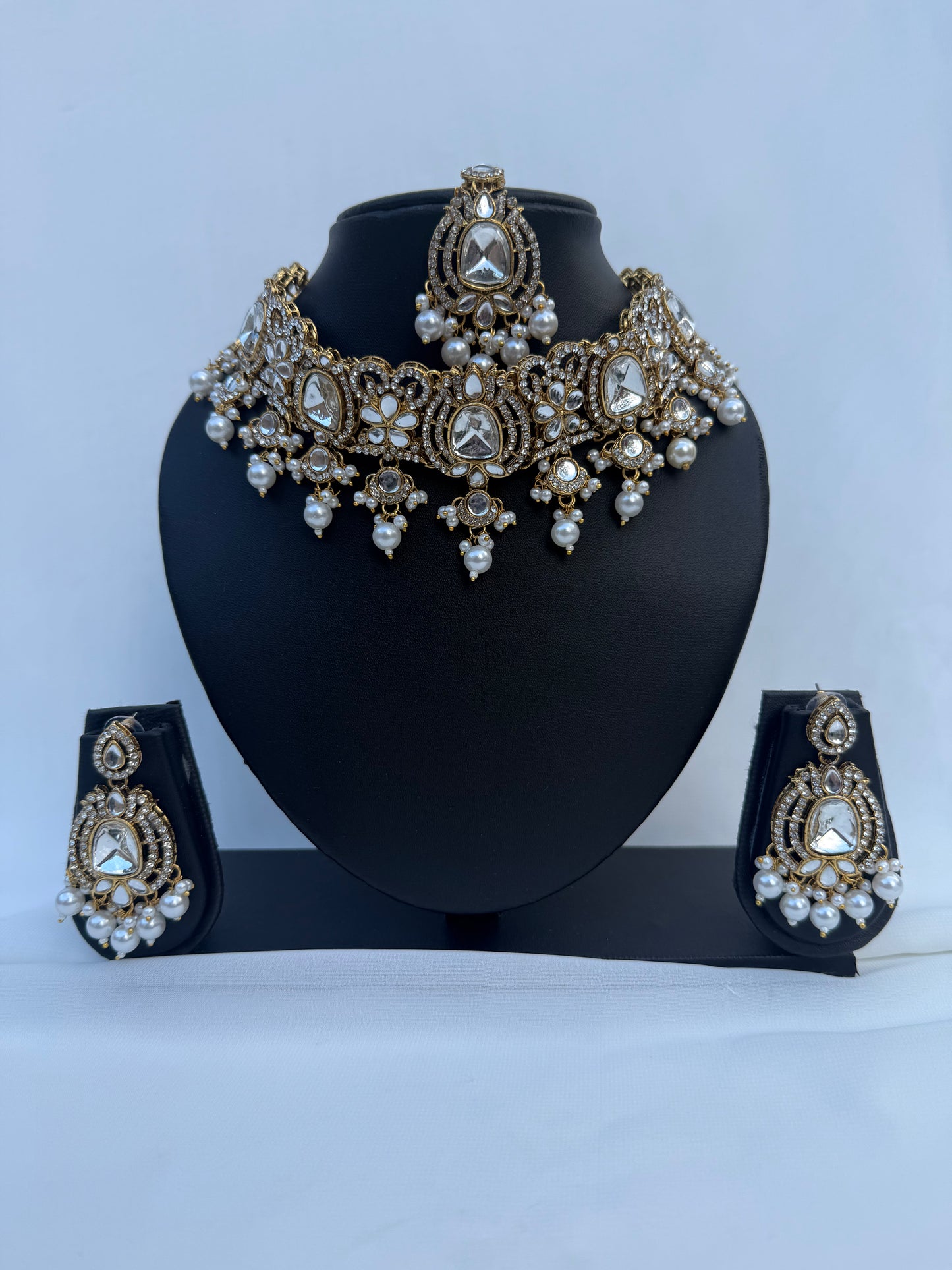 Gold Party Necklace 213