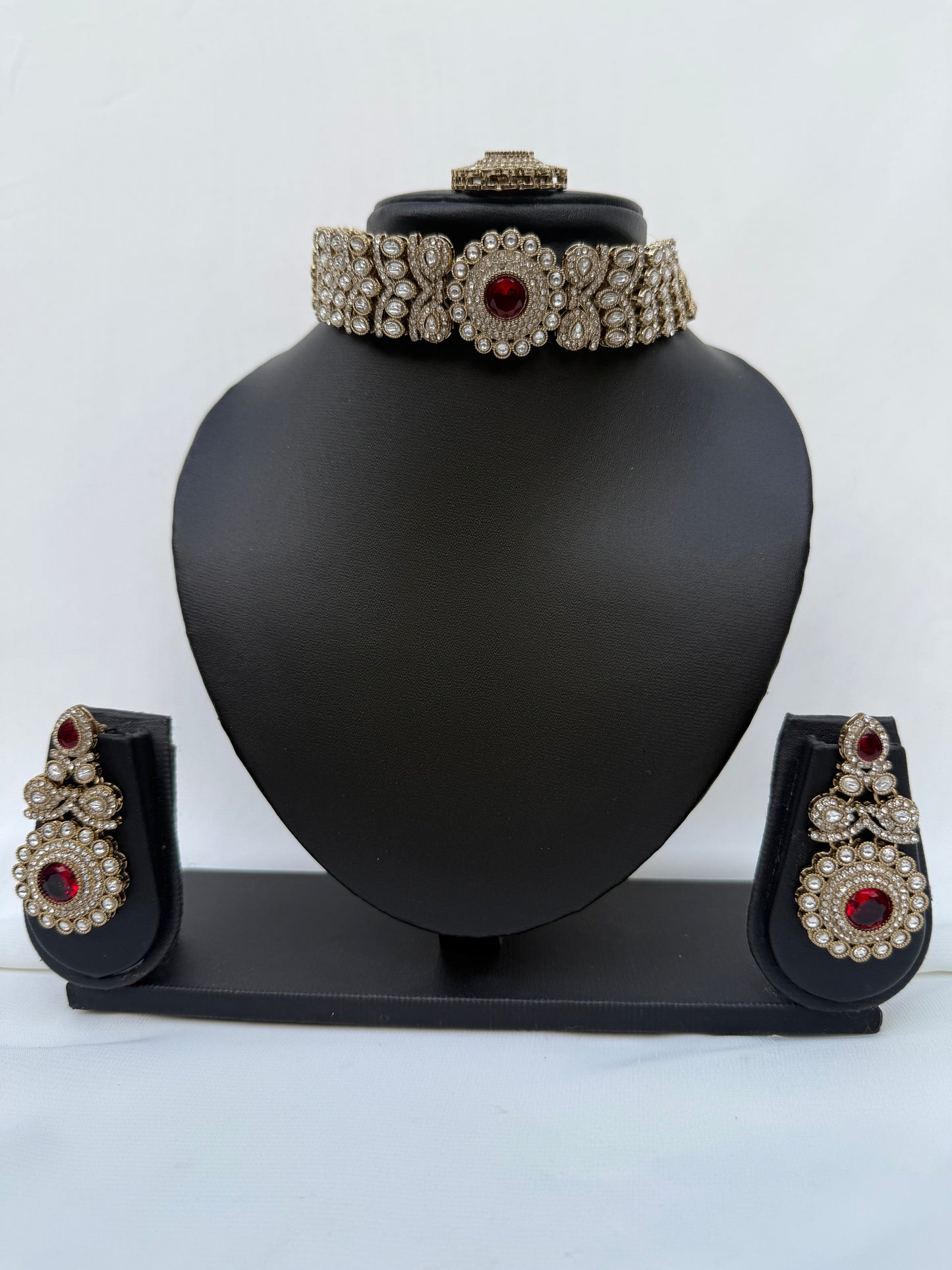 Red Party Chocker 215