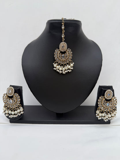 Gold Earrings with Tikka 218