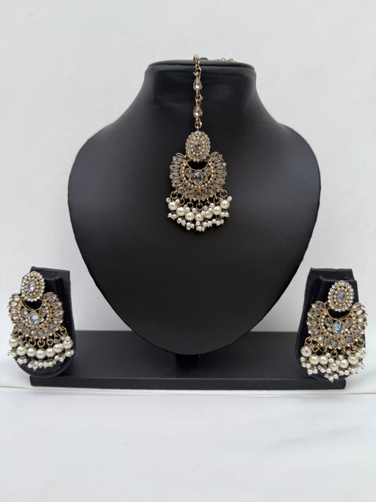 Gold Earrings with Tikka 218