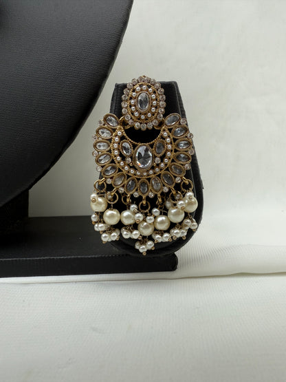 Gold Earrings with Tikka 218