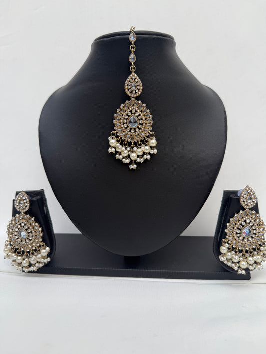 Gold Earrings with Tikka 220
