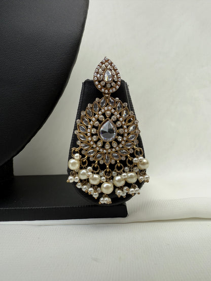 Gold Earrings with Tikka 220