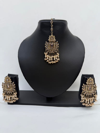 Gold Earrings with Tikka 219