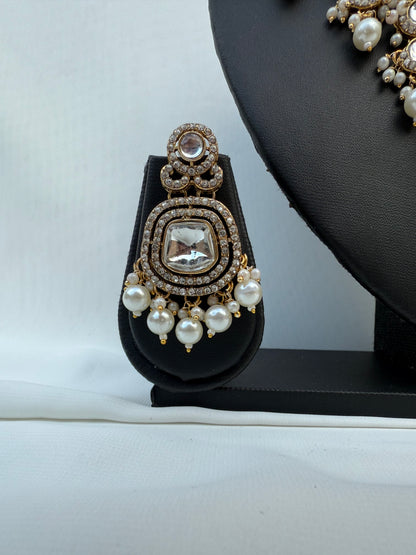 Gold Party Necklace 225