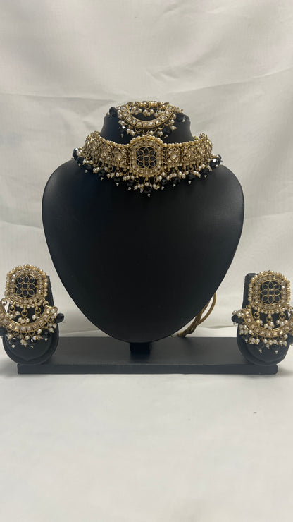 Black Party Necklace 03