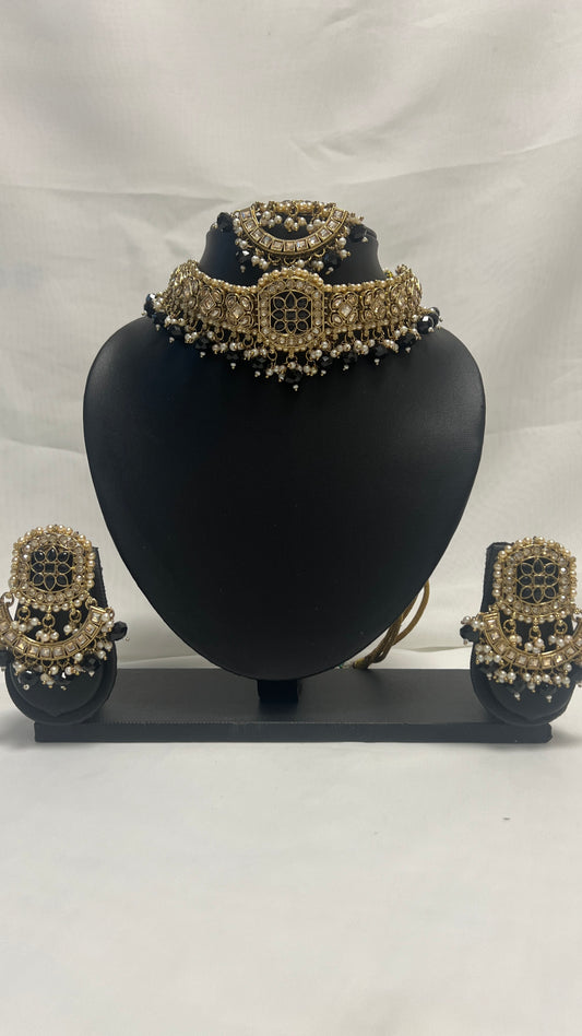 Black Party Necklace 03