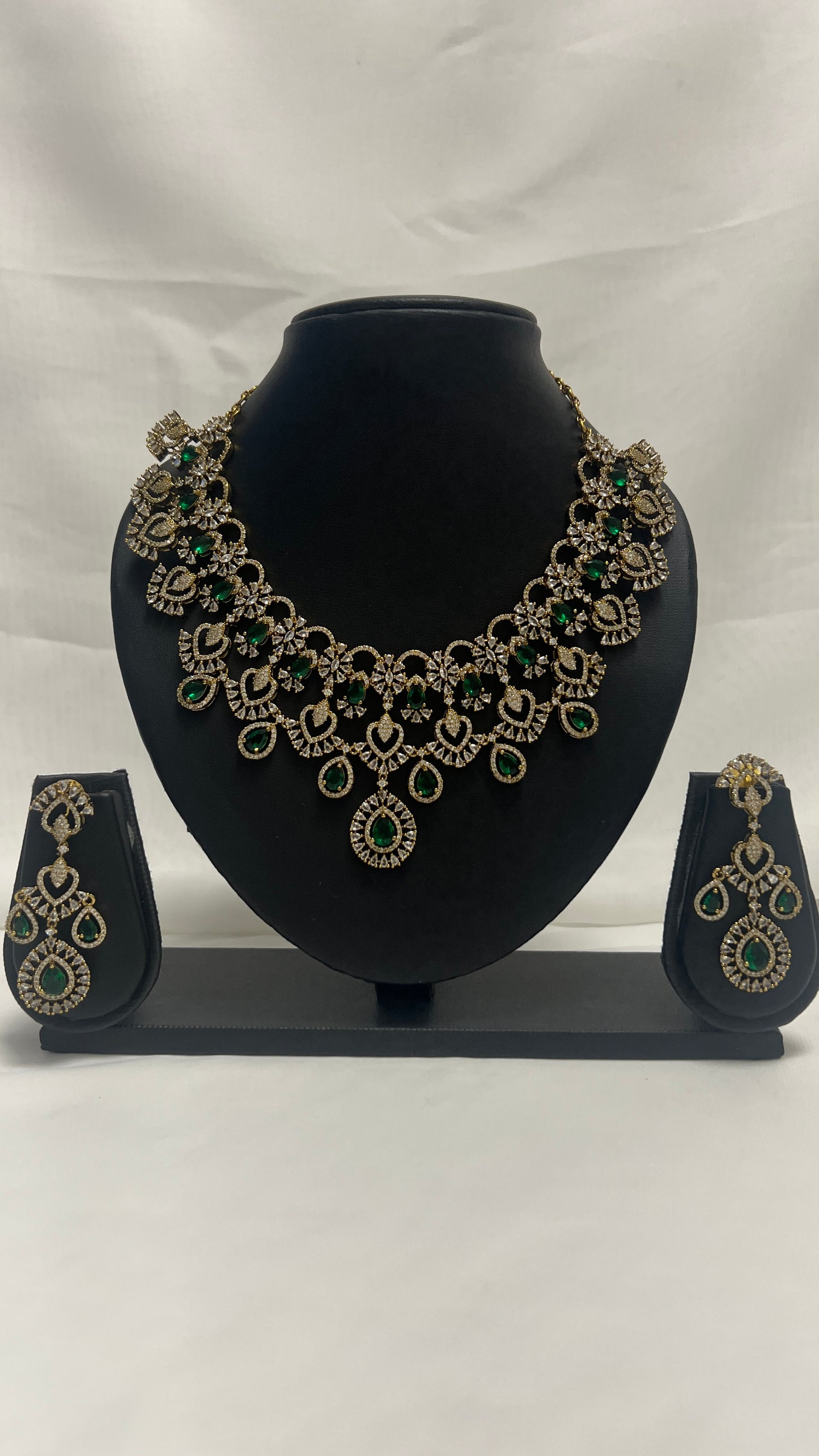 Green Party Necklace 54