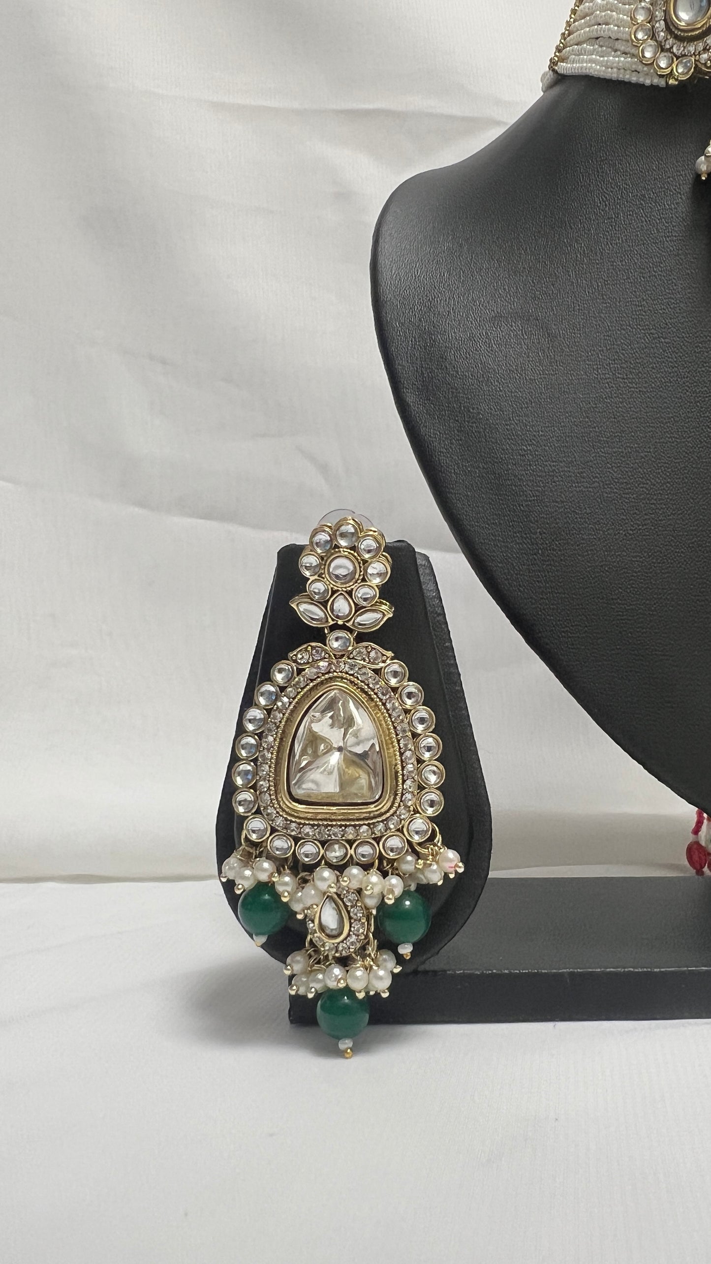 Green Party Necklace 83