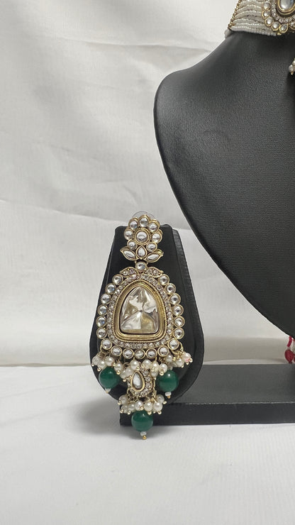 Green Party Necklace 83