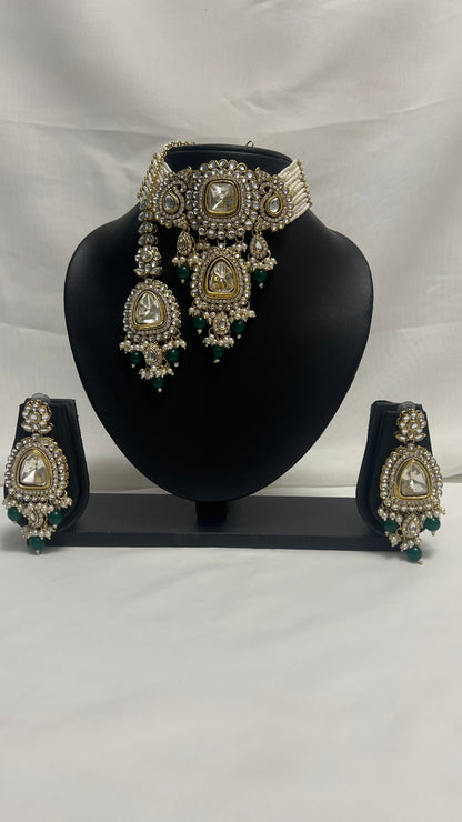 Green Party Necklace 83