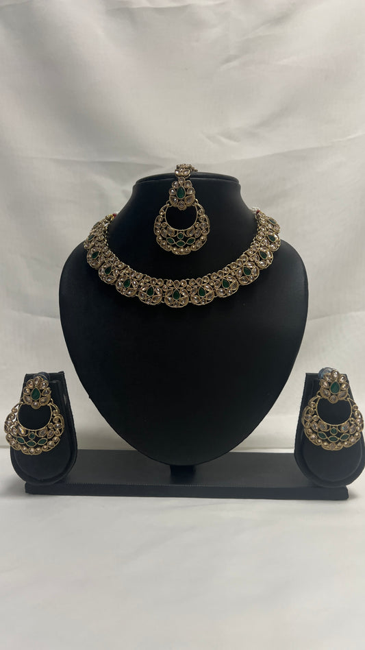 Green Party Necklace 109