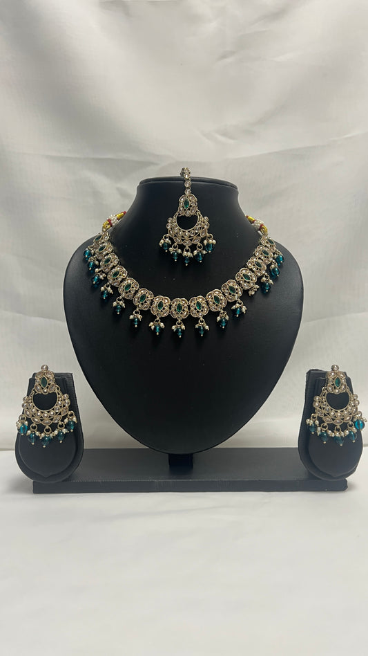 Green Party Necklace 169