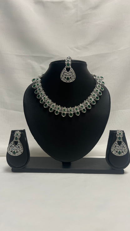 Green Party Necklace 163