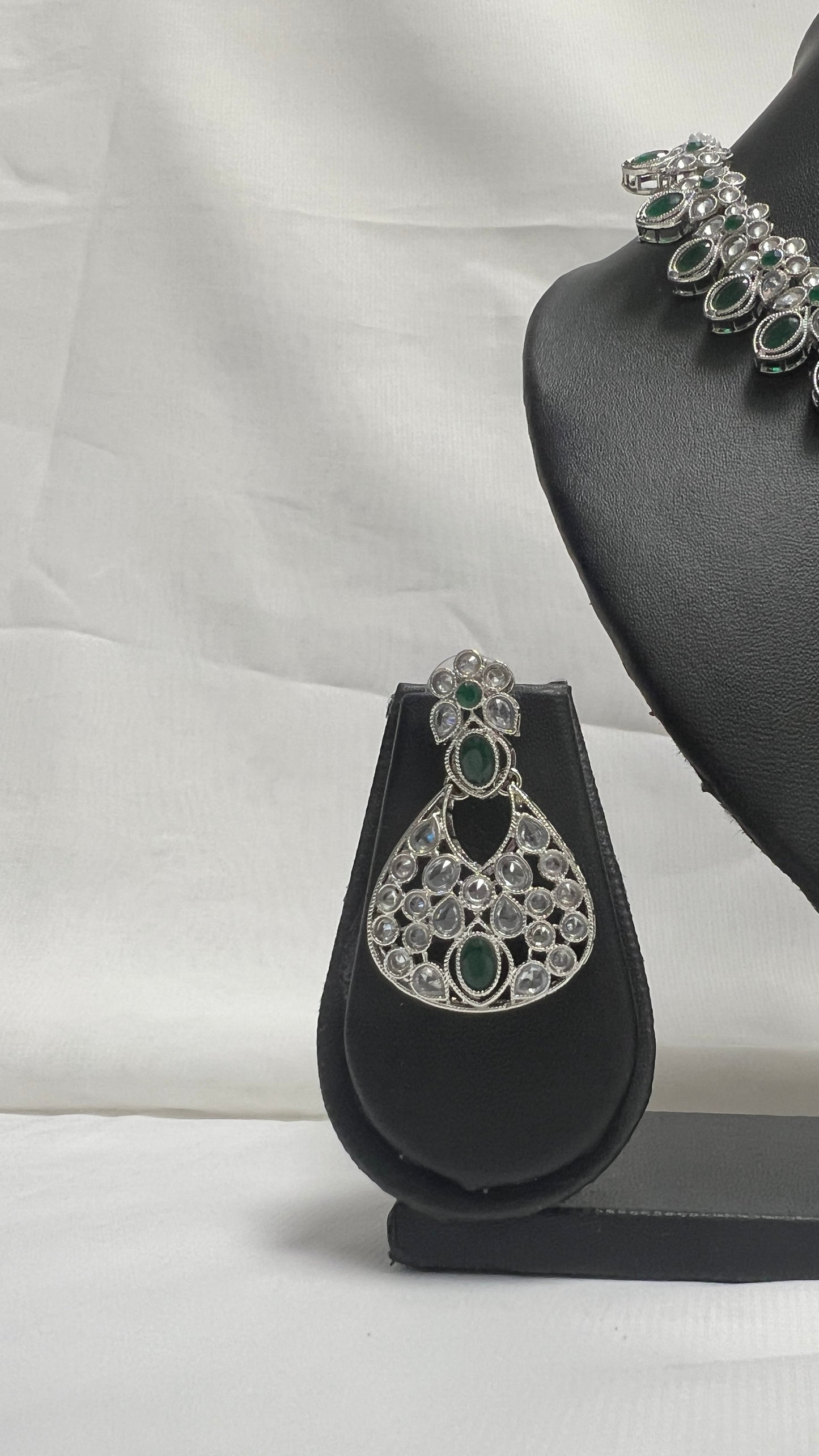 Green Party Necklace 163