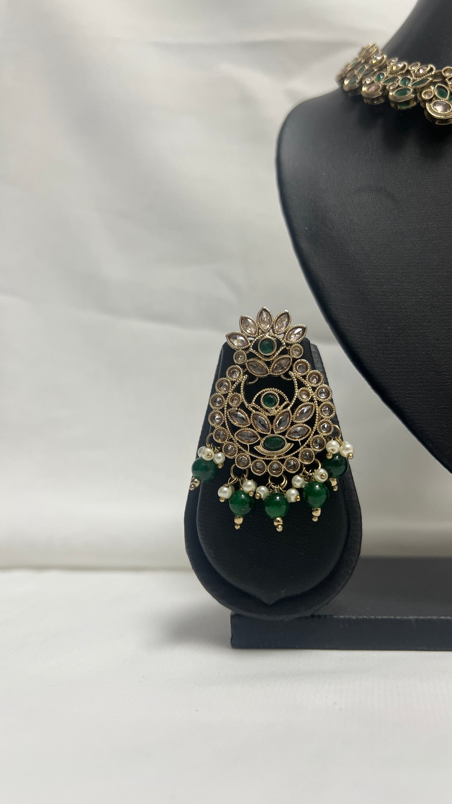 Green Party Necklace 162