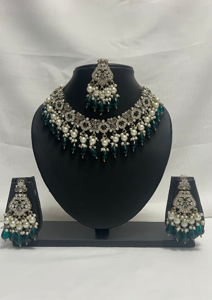 Green Party Necklace 161