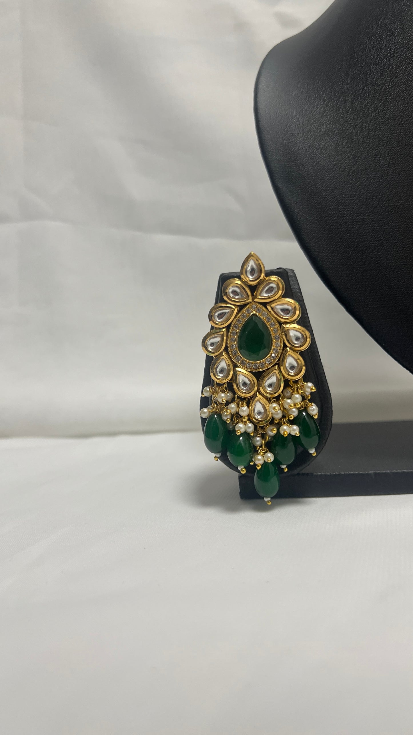 Green Earrings with Tikka 170