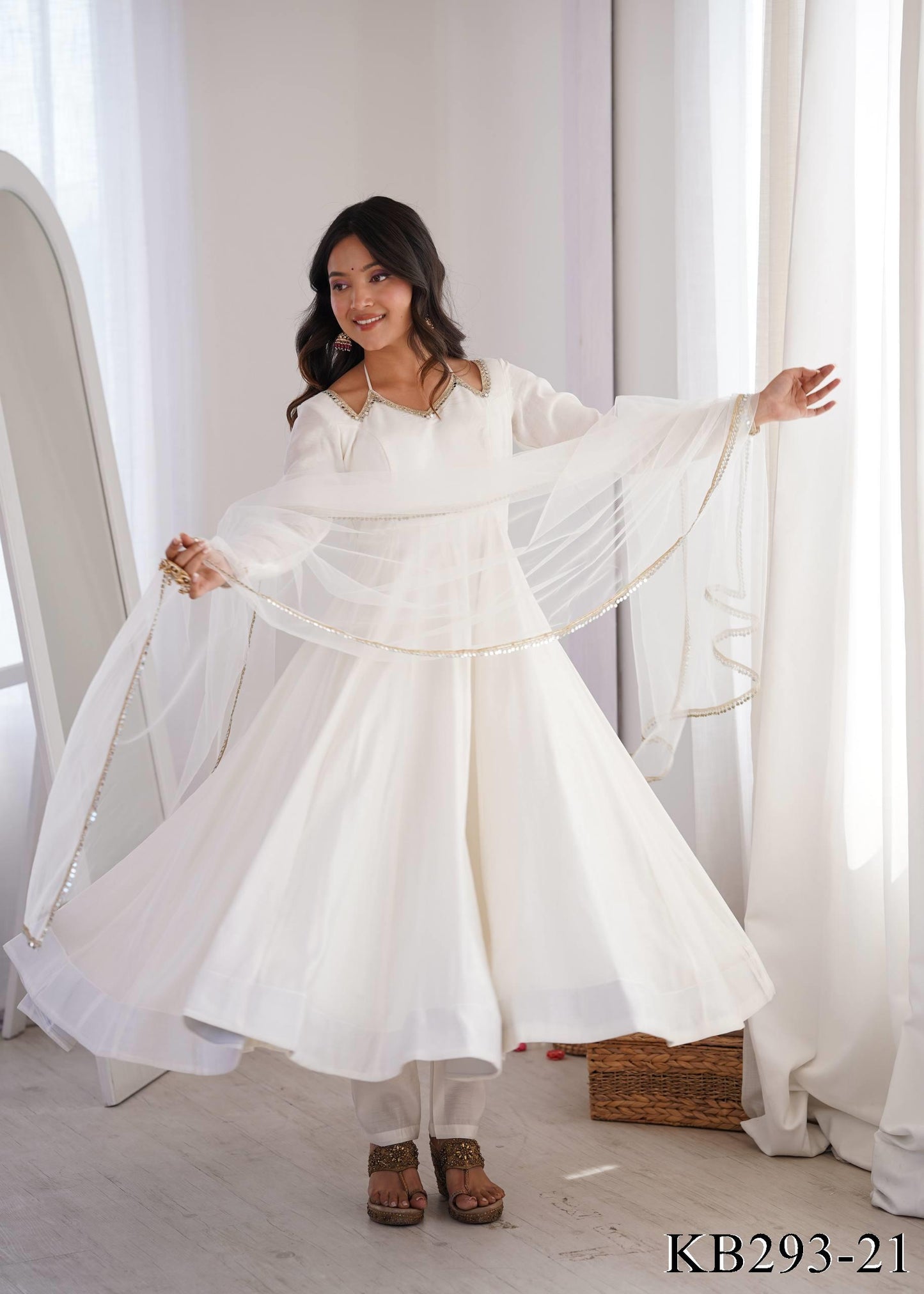 Ami Anarkali White