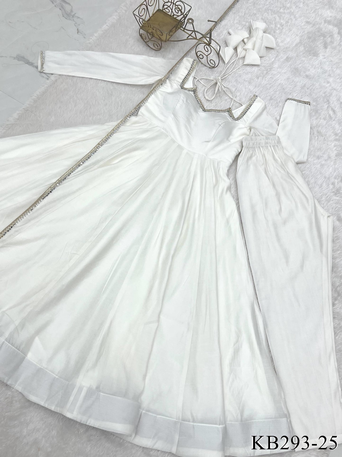 Ami Anarkali White