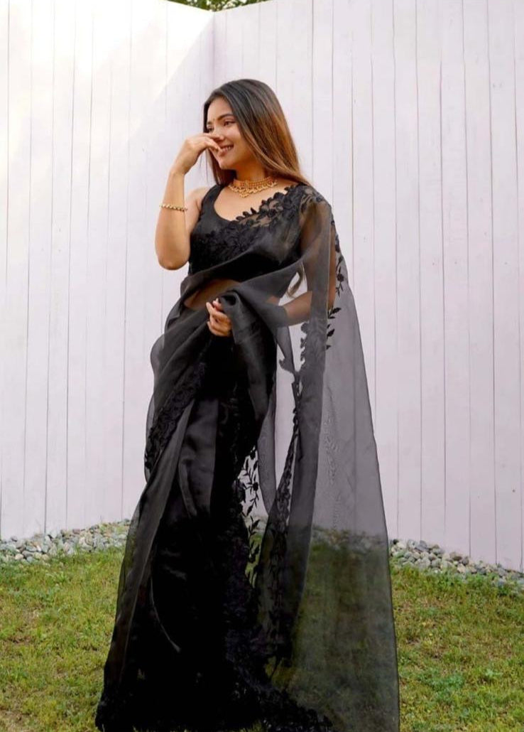 One Minute Saree Black