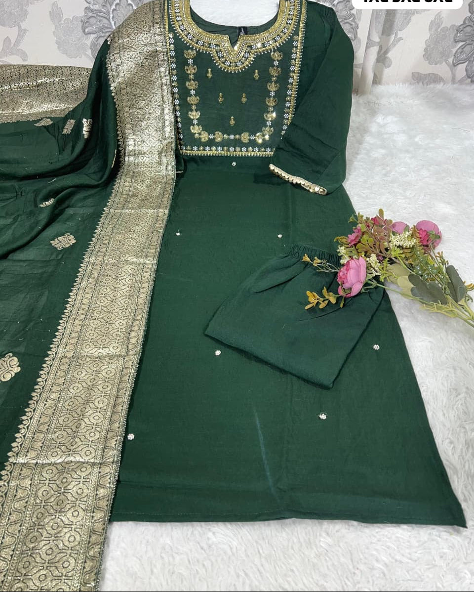 Zoya Kurti Set Green