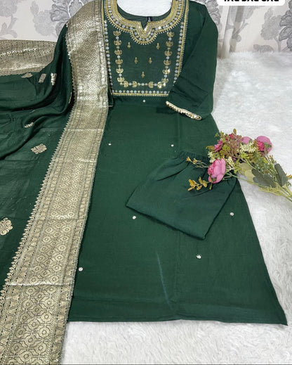 Zoya Kurti Set Green